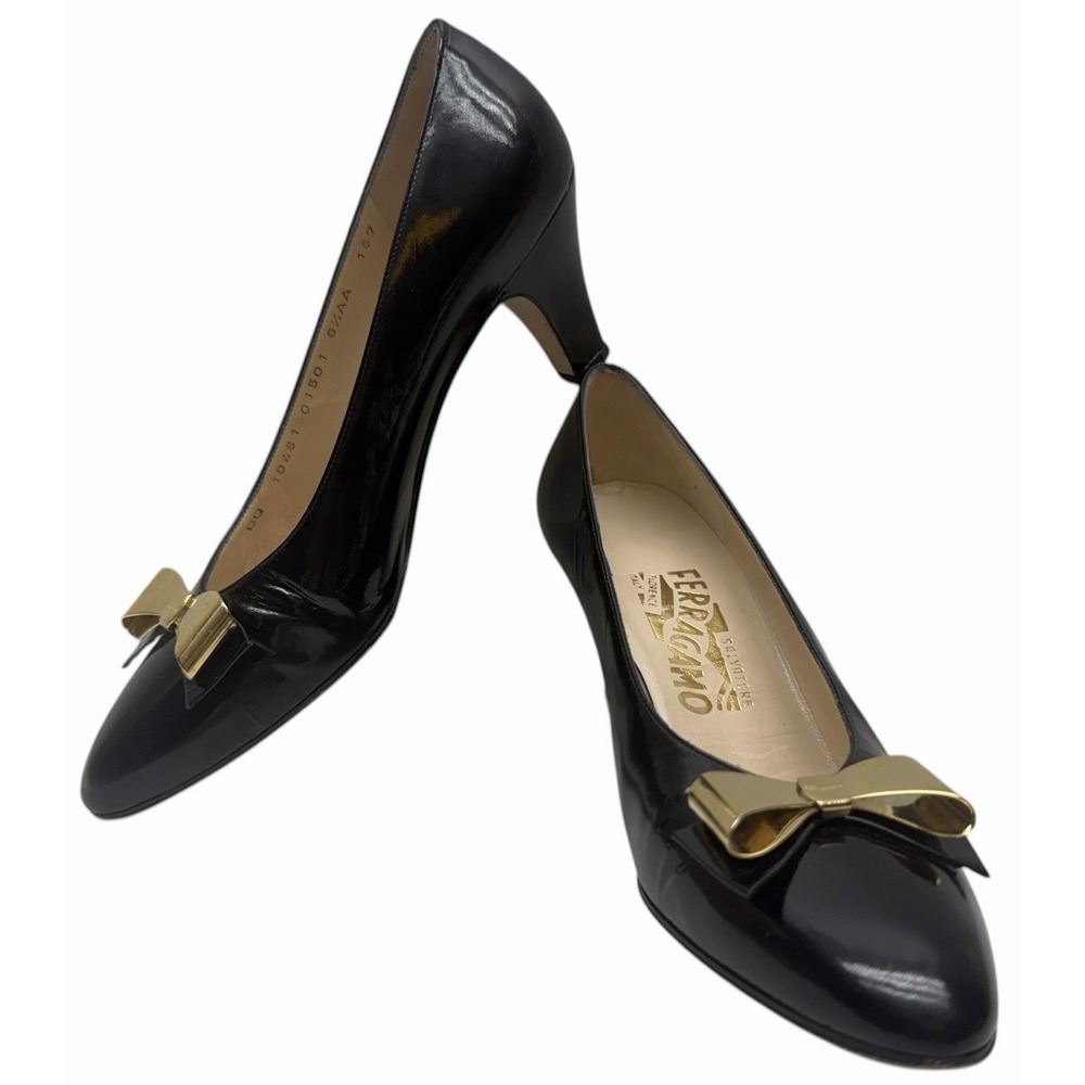 Salvatore‎ Ferragama Black Leather Vara Bow Pump Heels Gold Tone 6.5AA Narrow